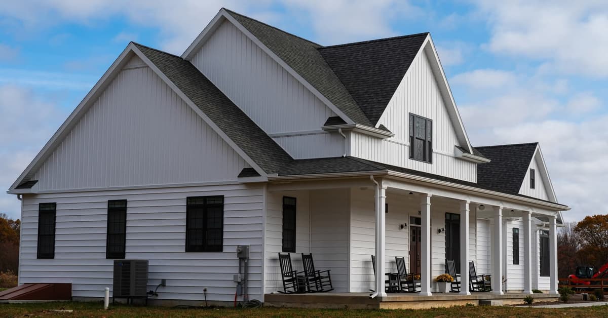 Charleston Coastal Roofing Guide: Hurricane-Ready and Wind-Rated Systems for the Lowcountry